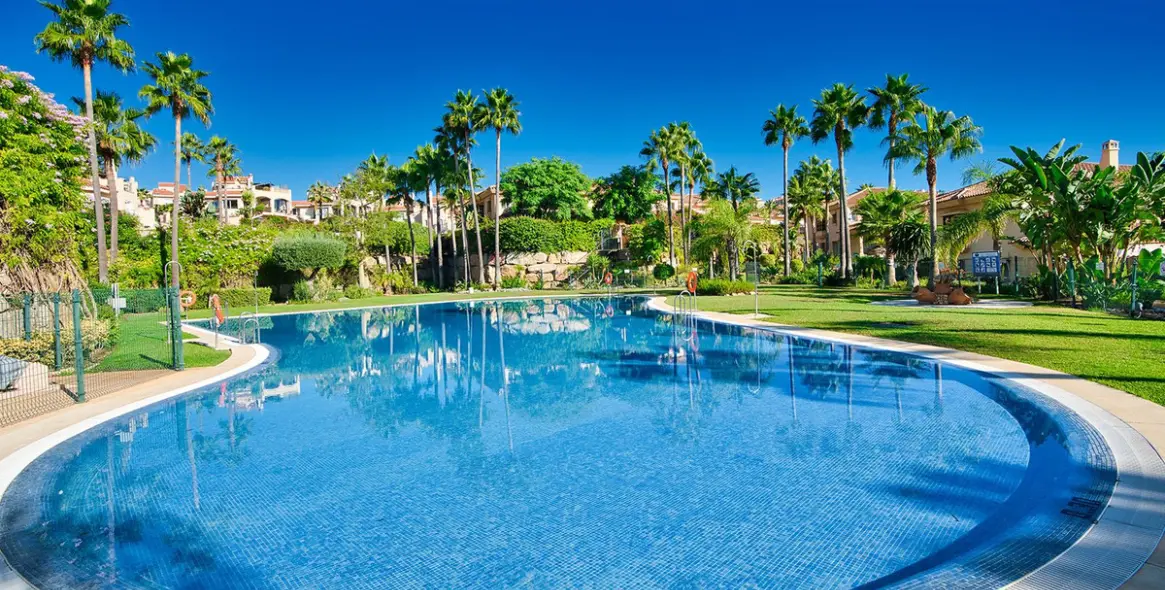 Sale of semi-detached house in Riviera del Sol 1