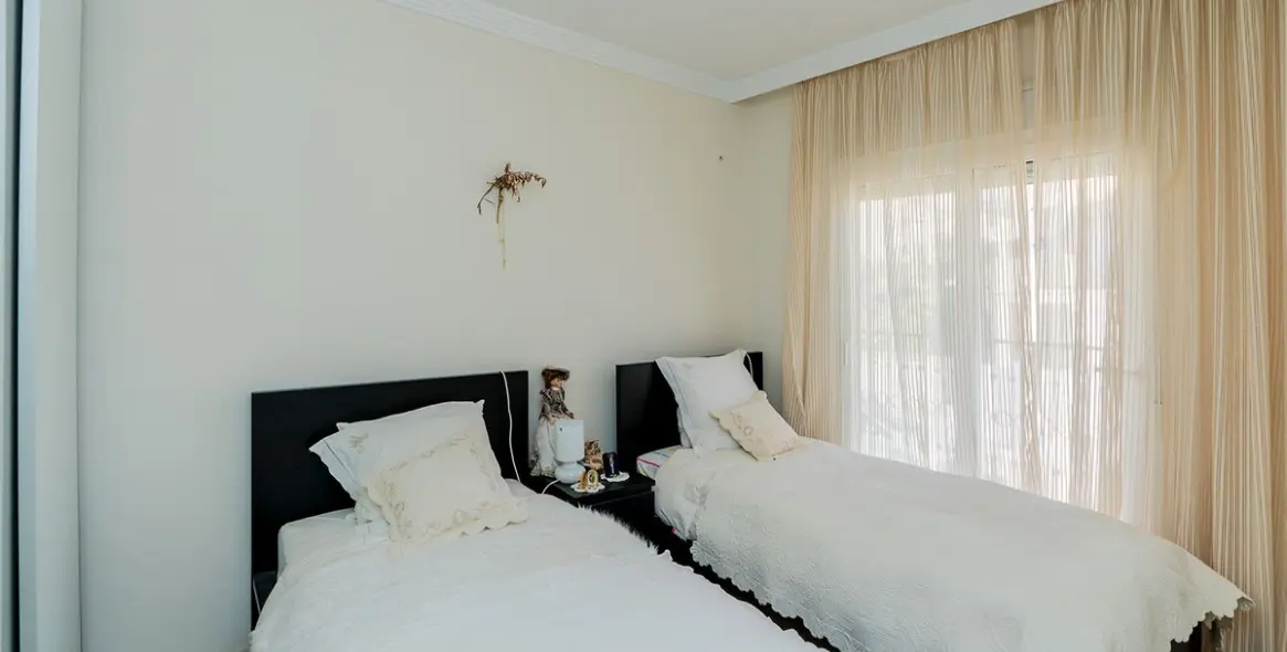 Sale of semi-detached house in Riviera del Sol 14