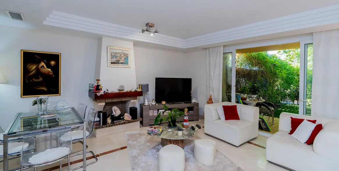 Продажа дома на две семьи в Riviera del Sol 4