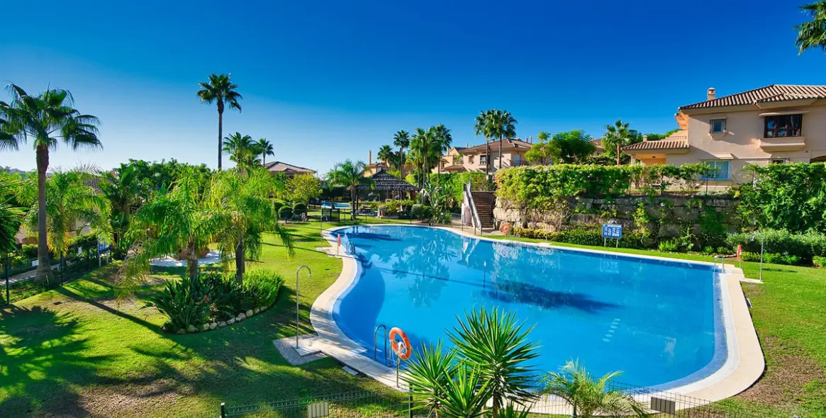 Продажа дома на две семьи в Riviera del Sol 17