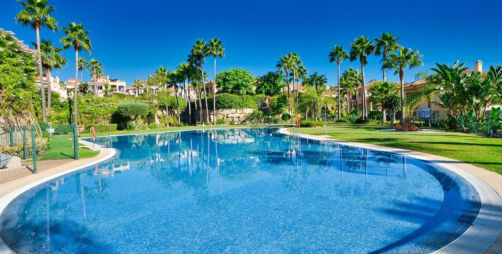 Продажа дома на две семьи в Riviera del Sol 1