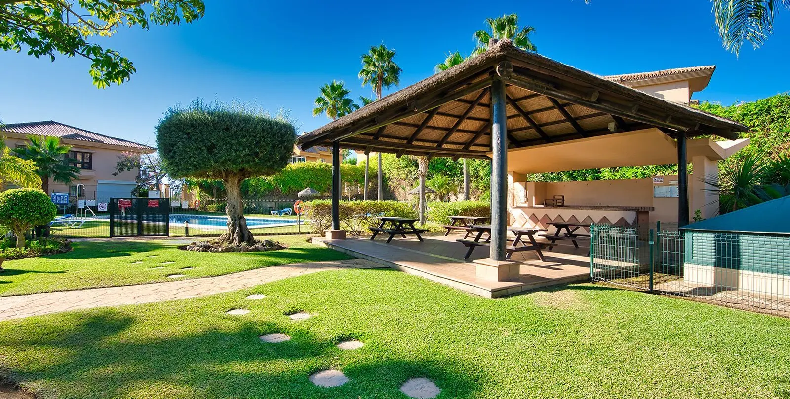 Продажа дома на две семьи в Riviera del Sol 18
