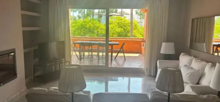 Sale of middle floor apartment in Marbella 0