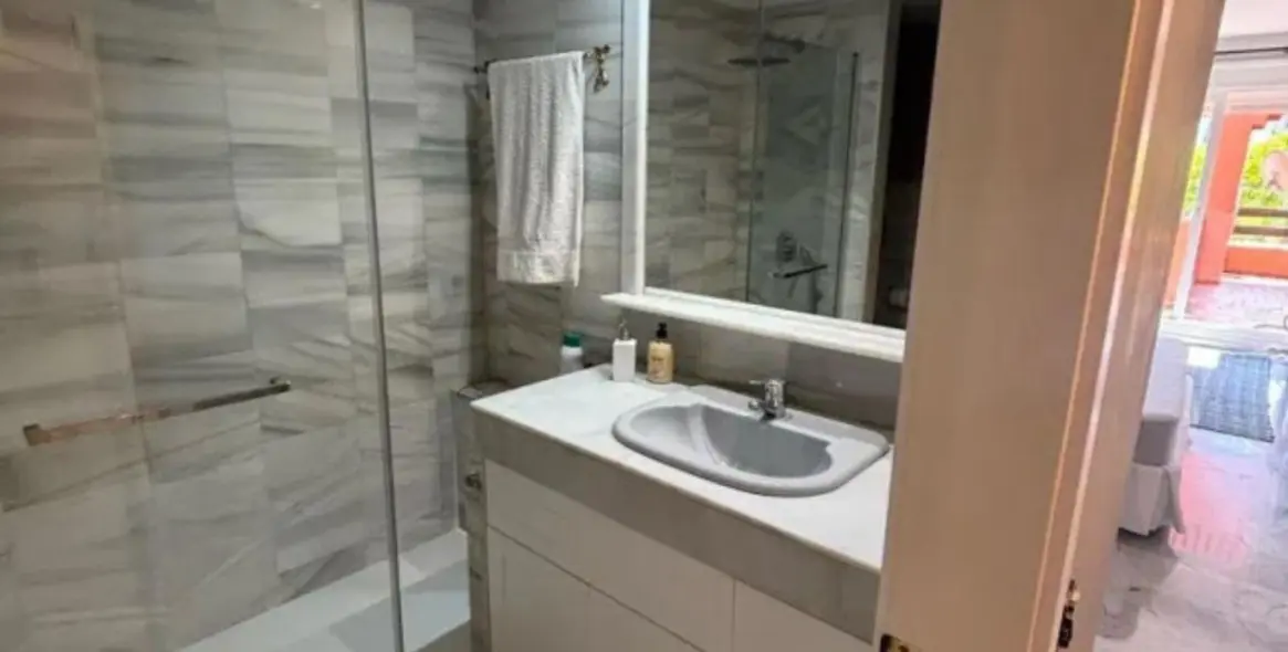 Sale of middle floor apartment in Marbella 6