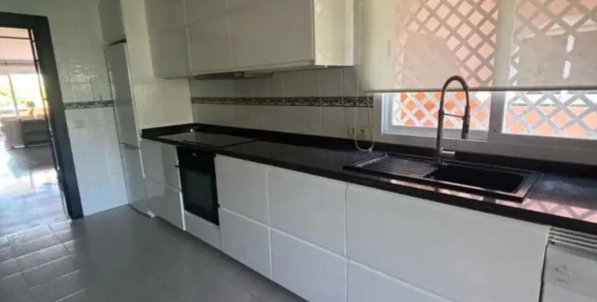 Sale of middle floor apartment in Marbella 9