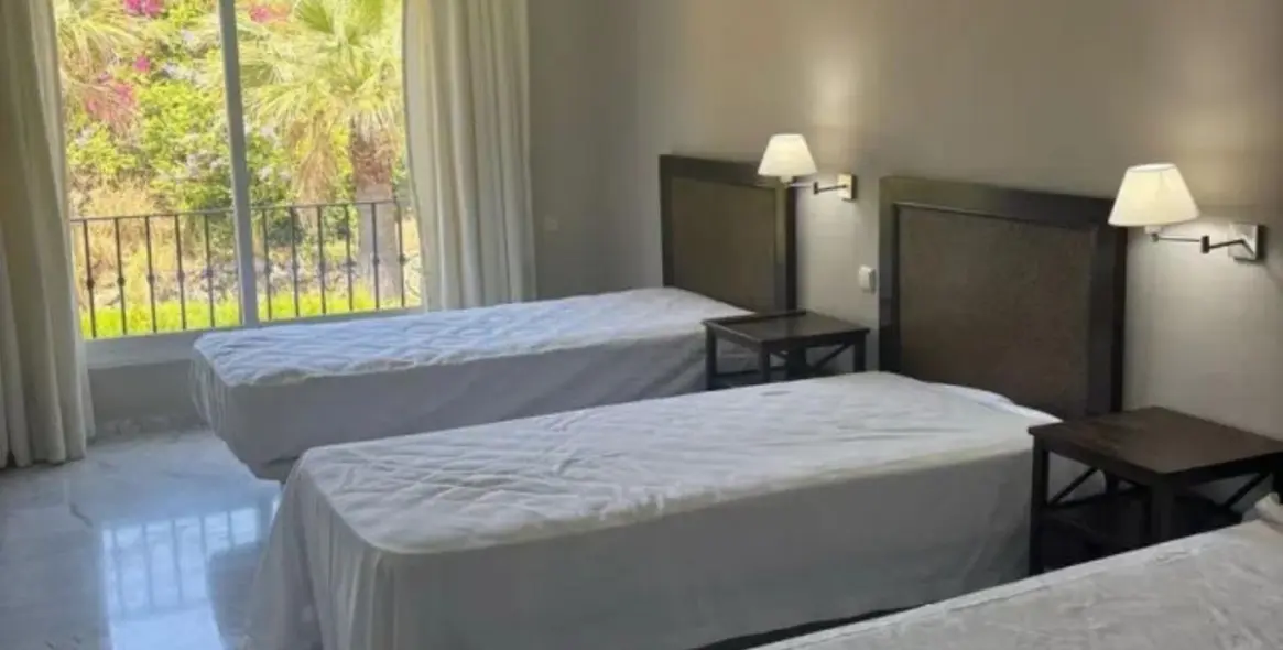 Sale of middle floor apartment in Marbella 10