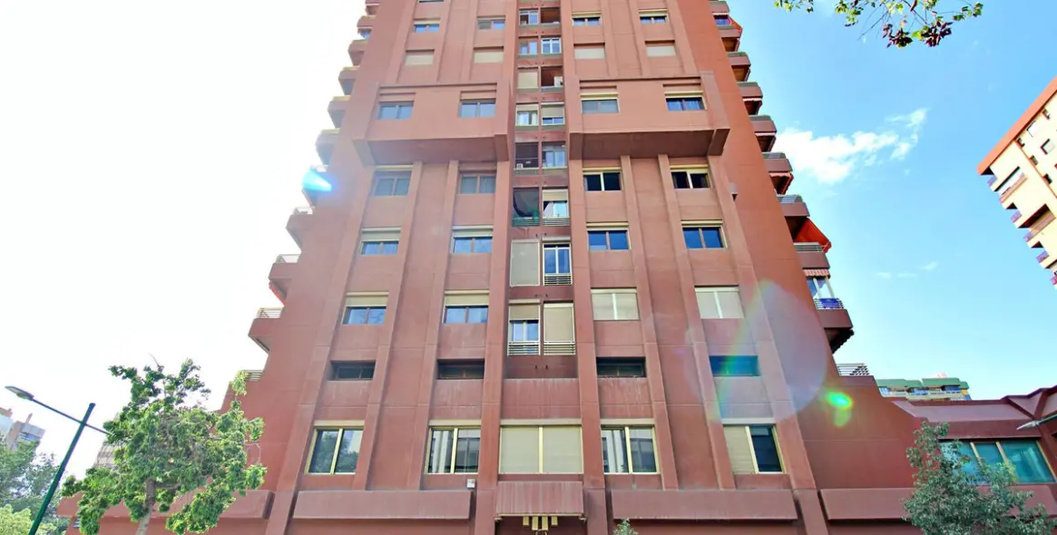 Продажа апартаментов на среднем этаже в Málaga 1