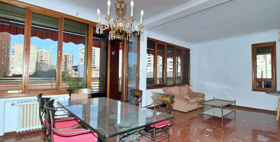 Продажа апартаментов на среднем этаже в Málaga 3