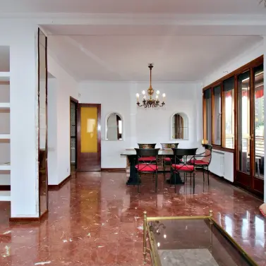 Продажа апартаментов на среднем этаже в Málaga