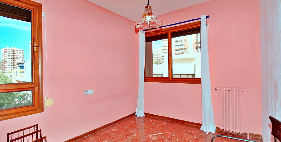 Продажа апартаментов на среднем этаже в Málaga 22