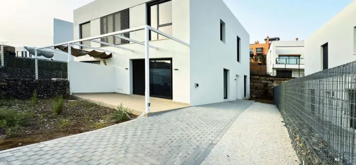 Sale of semi-detached house in Riviera del Sol 0