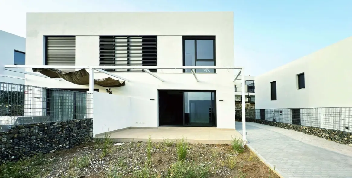 Sale of semi-detached house in Riviera del Sol 2