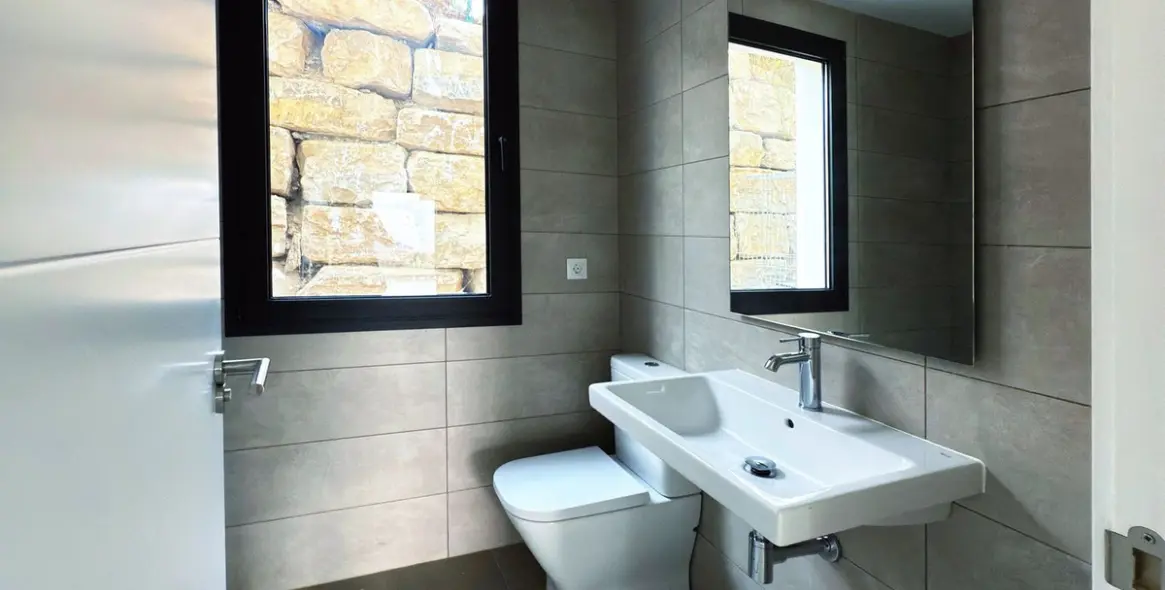 Sale of semi-detached house in Riviera del Sol 5