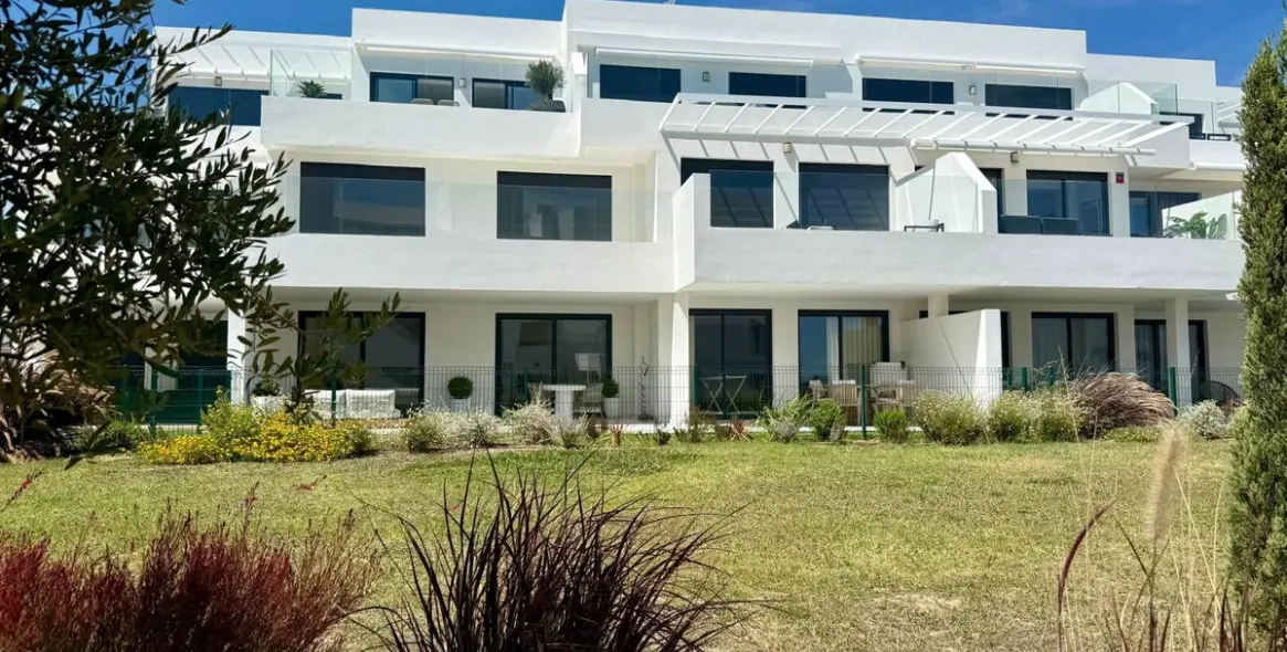 Sale of ground floor apartment in Casares Playa 1