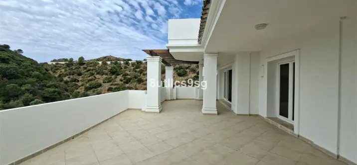 Sale of middle floor apartment in Aloha 3