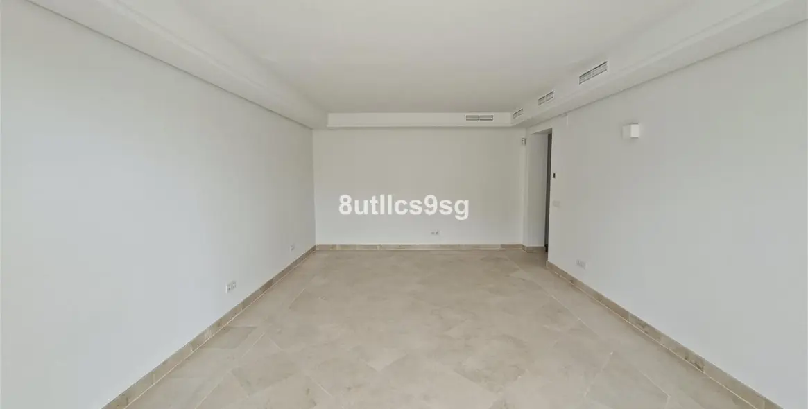 Sale of middle floor apartment in Aloha 9