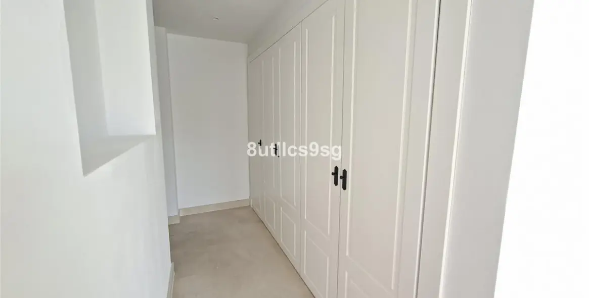 Sale of middle floor apartment in Aloha 16