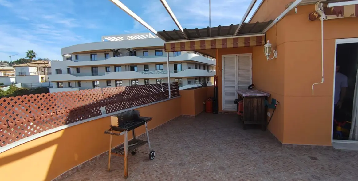 Продажа пентхауса в Estepona 1