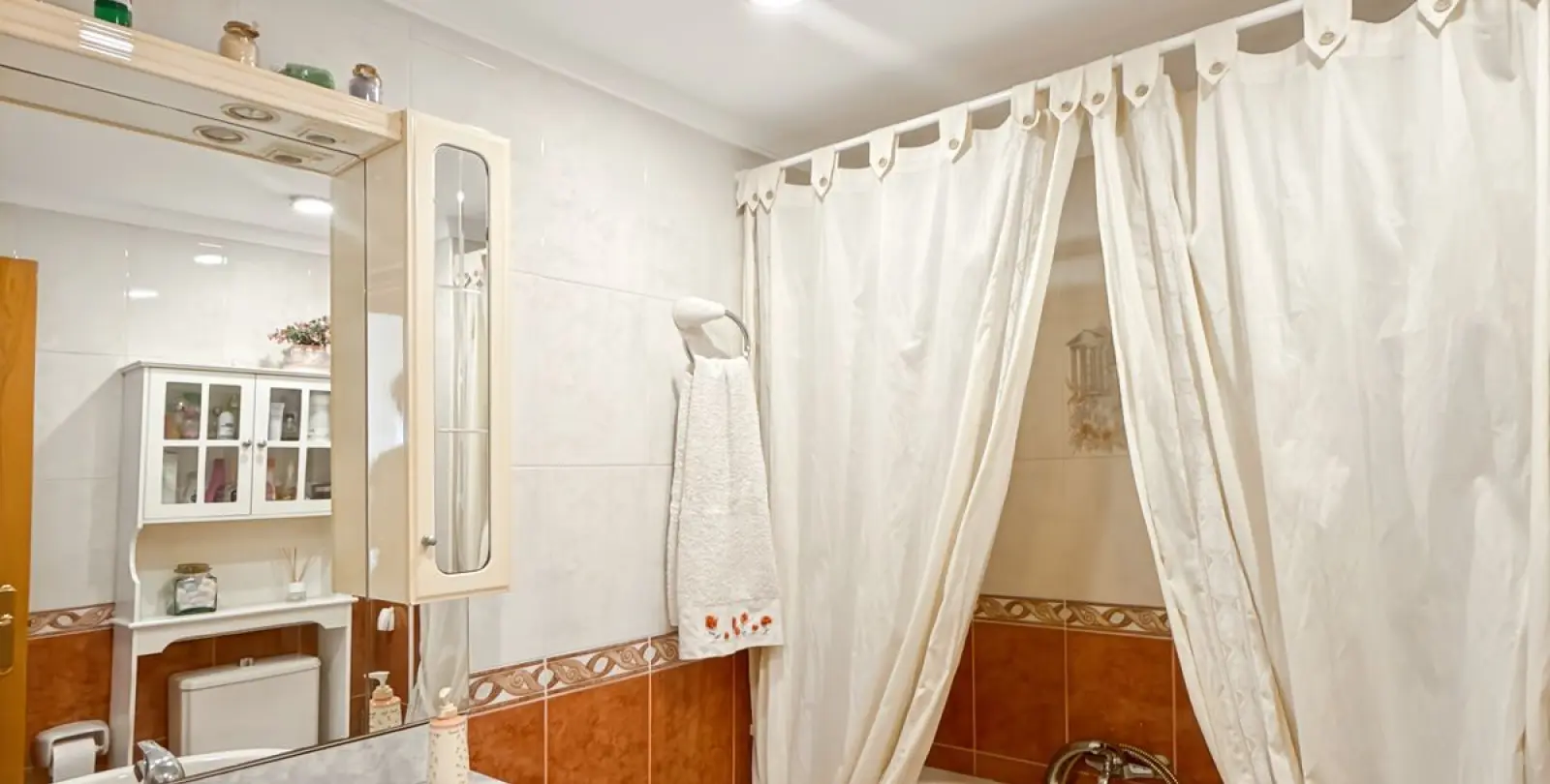 Sale of penthouse in Perchel Sur 34