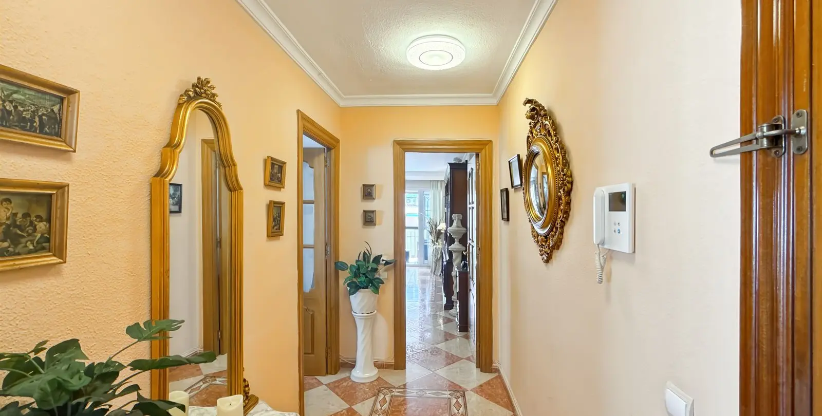 Sale of penthouse in Perchel Sur 43
