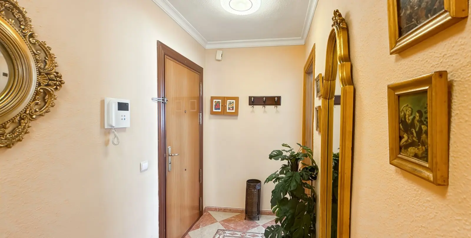 Sale of penthouse in Perchel Sur 45