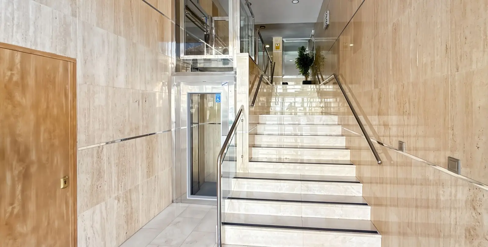 Sale of penthouse in Perchel Sur 52