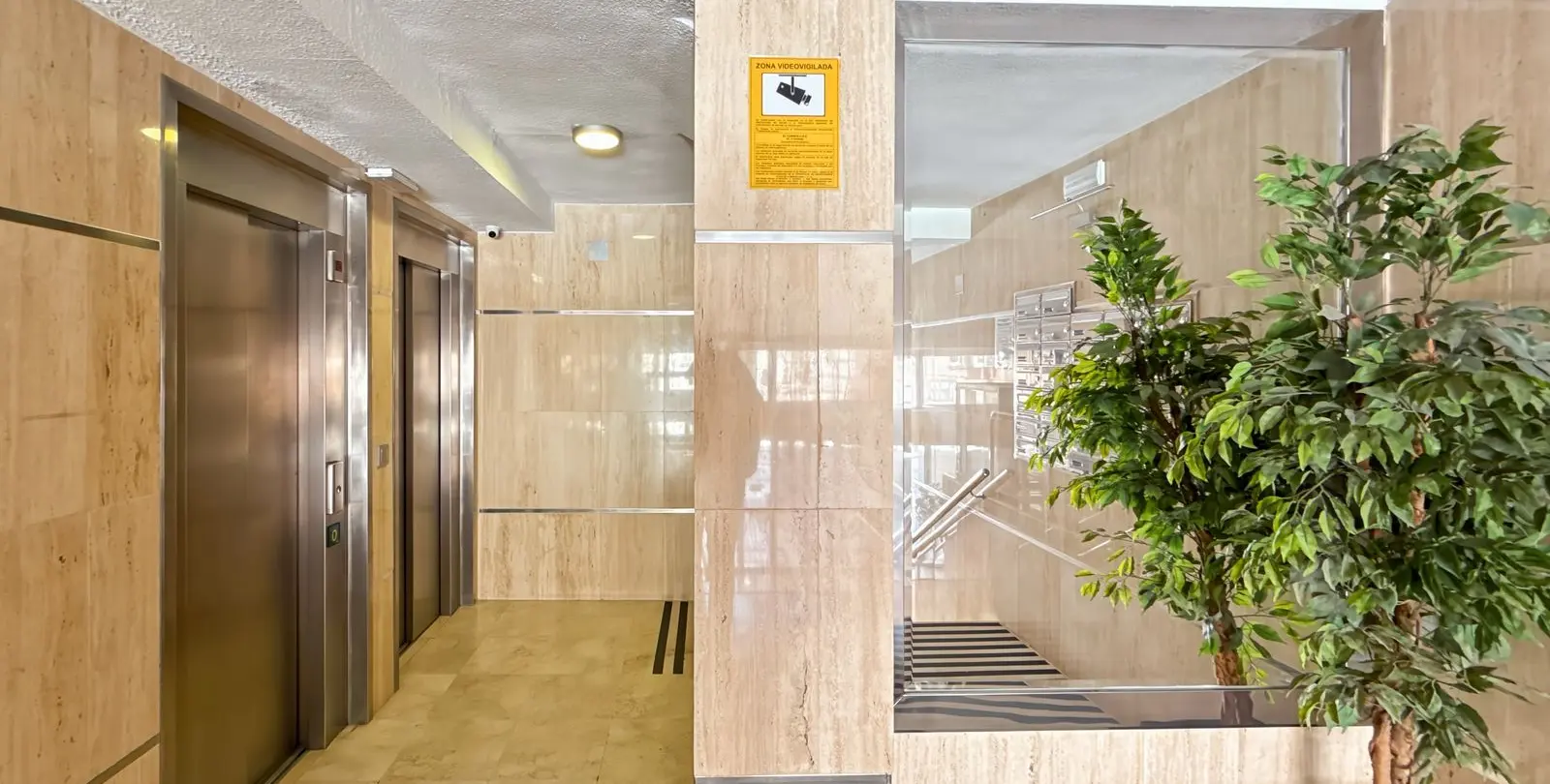 Sale of penthouse in Perchel Sur 54