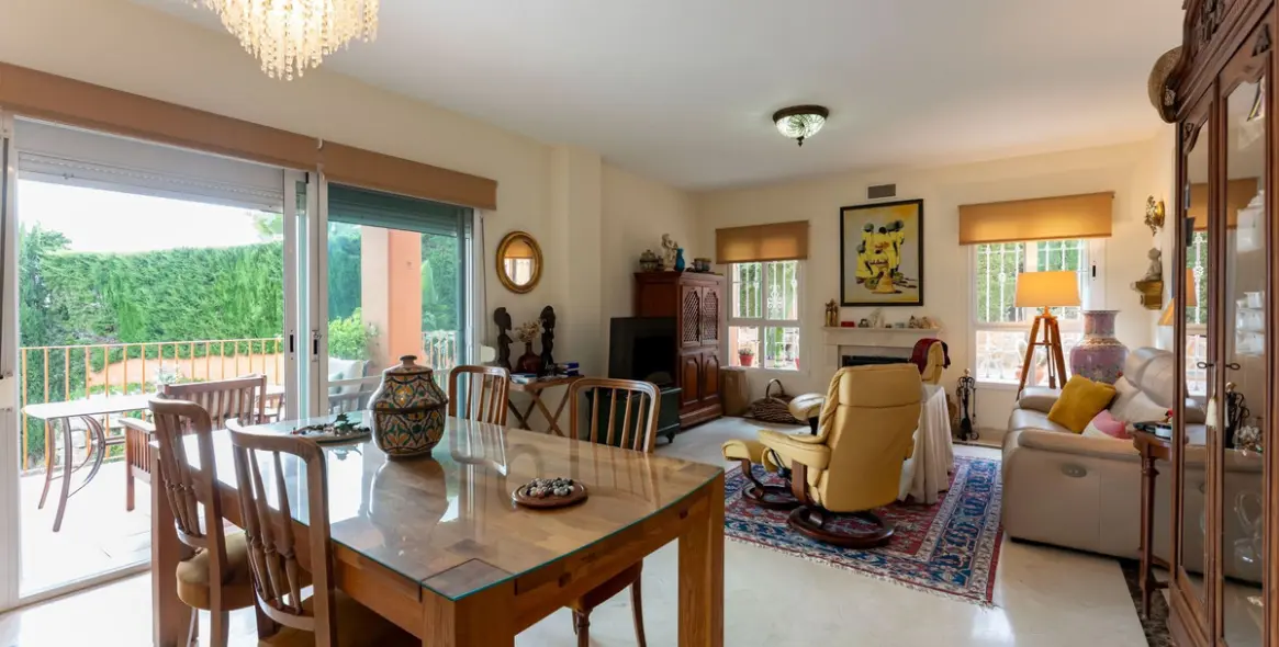 Sale of detached villa in Cerros del Aguila 3