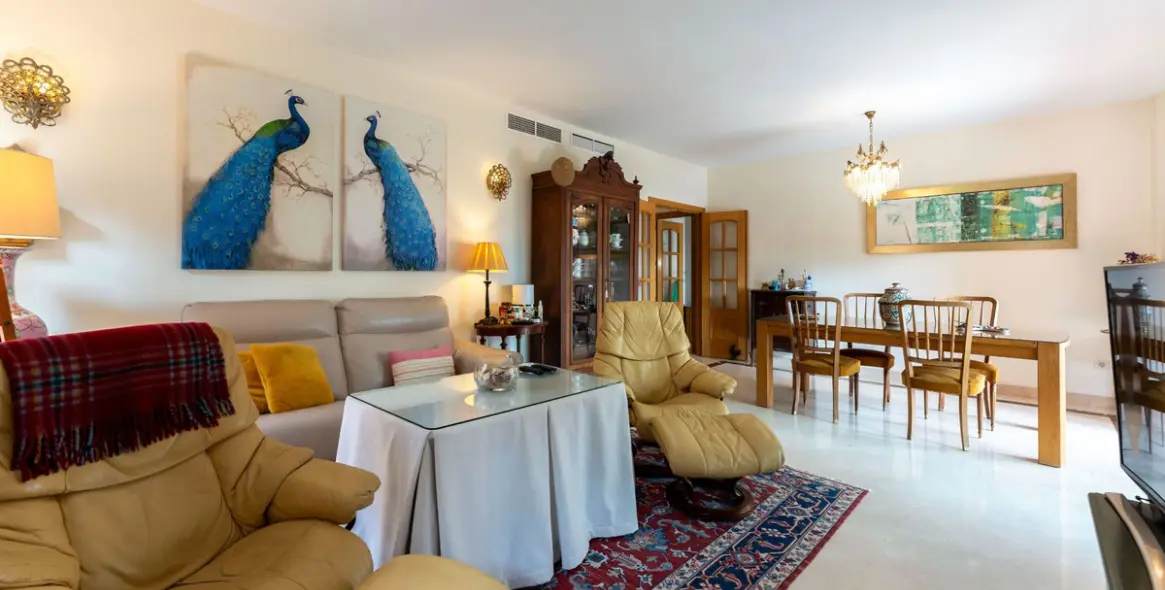 Sale of detached villa in Cerros del Aguila 4