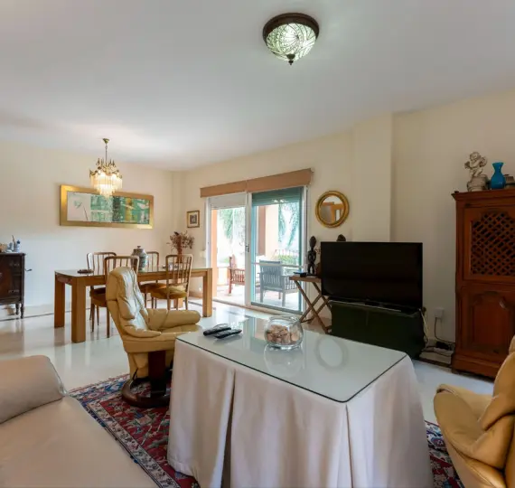 Sale of detached villa in Cerros del Aguila