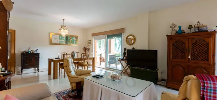 Sale of detached villa in Cerros del Aguila 4