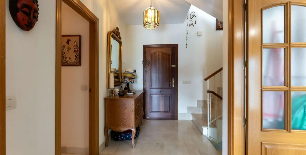 Sale of detached villa in Cerros del Aguila 7