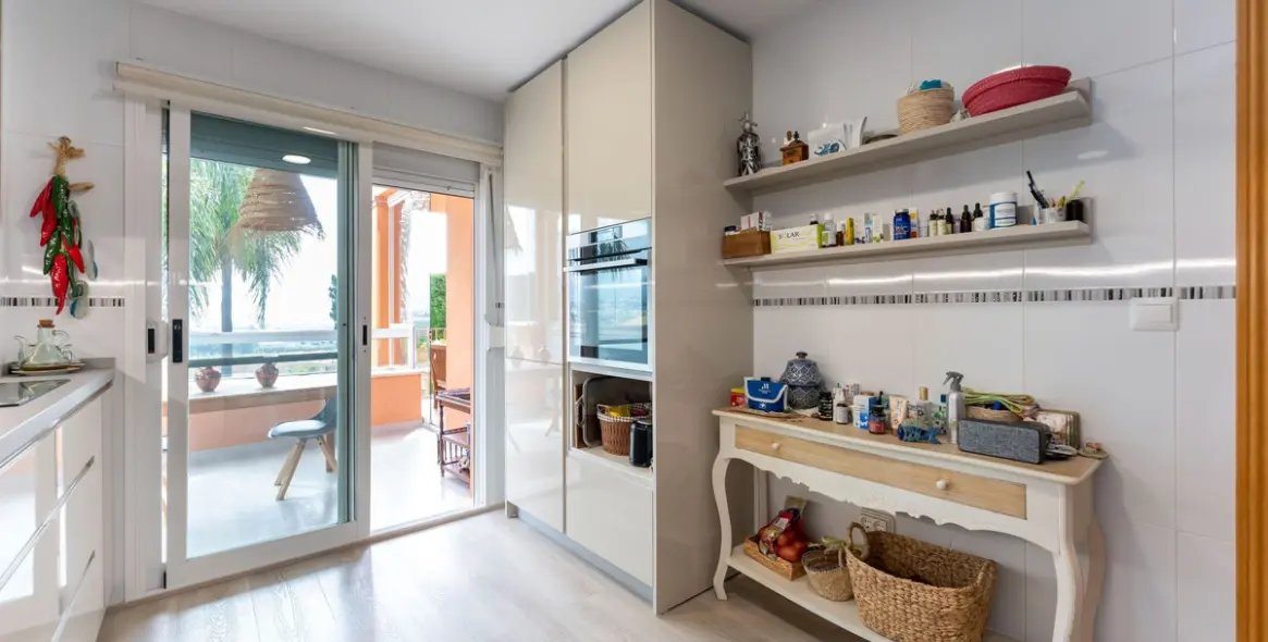 Sale of detached villa in Cerros del Aguila 10