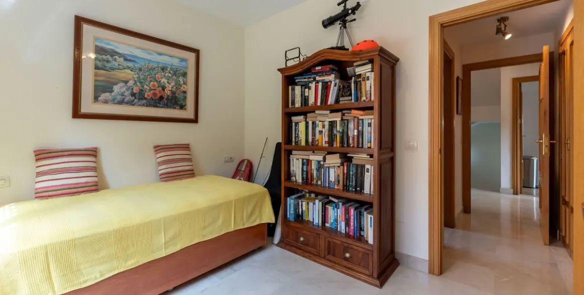 Sale of detached villa in Cerros del Aguila 15