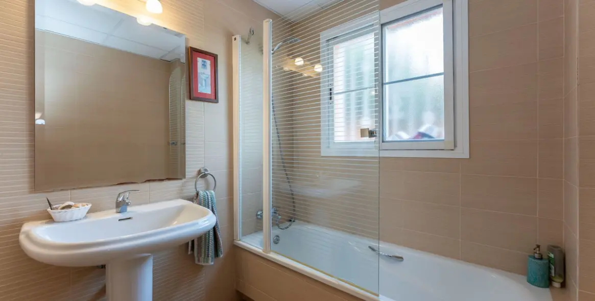 Sale of detached villa in Cerros del Aguila 18