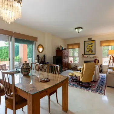 Продажа  отдельно стоящей виллы в Cerros del Aguila