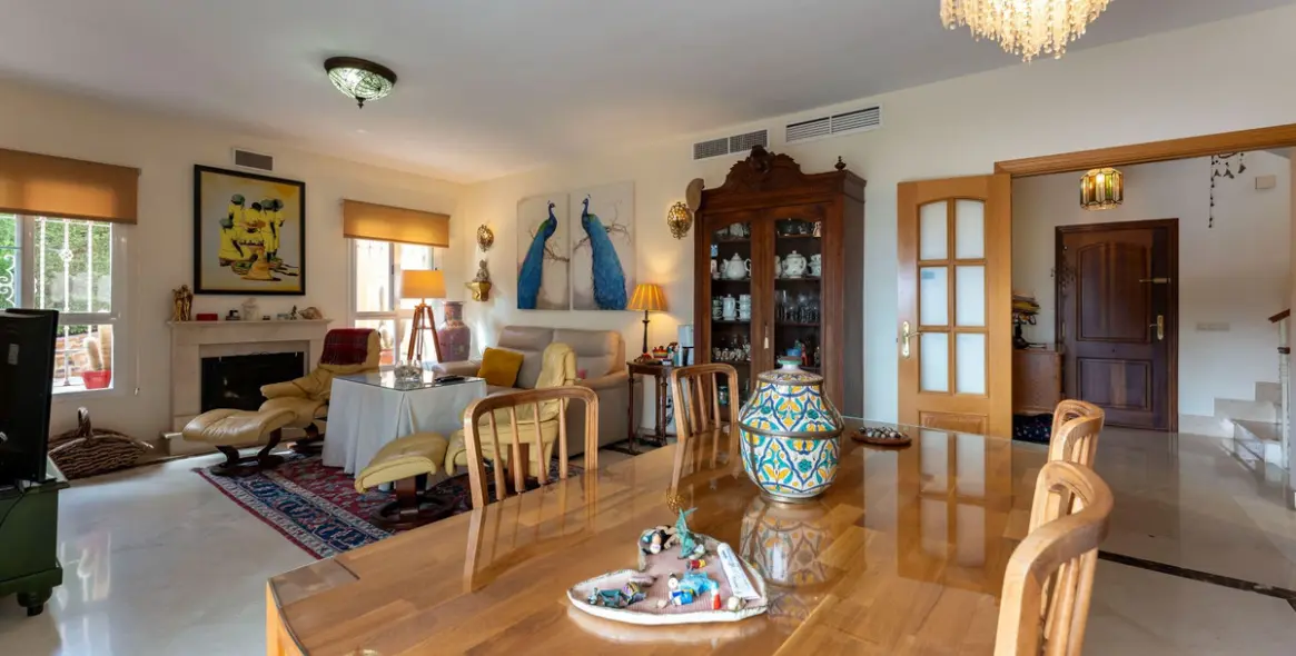 Продажа  отдельно стоящей виллы в Cerros del Aguila 6