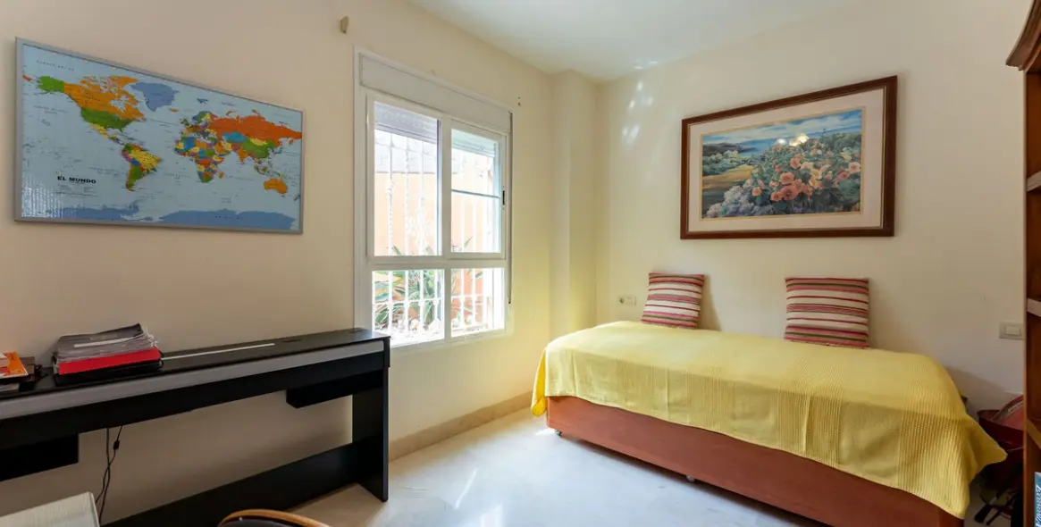 Продажа  отдельно стоящей виллы в Cerros del Aguila 16