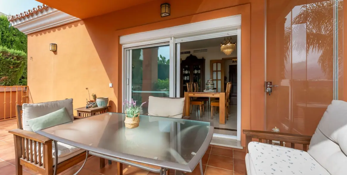 Продажа  отдельно стоящей виллы в Cerros del Aguila 21