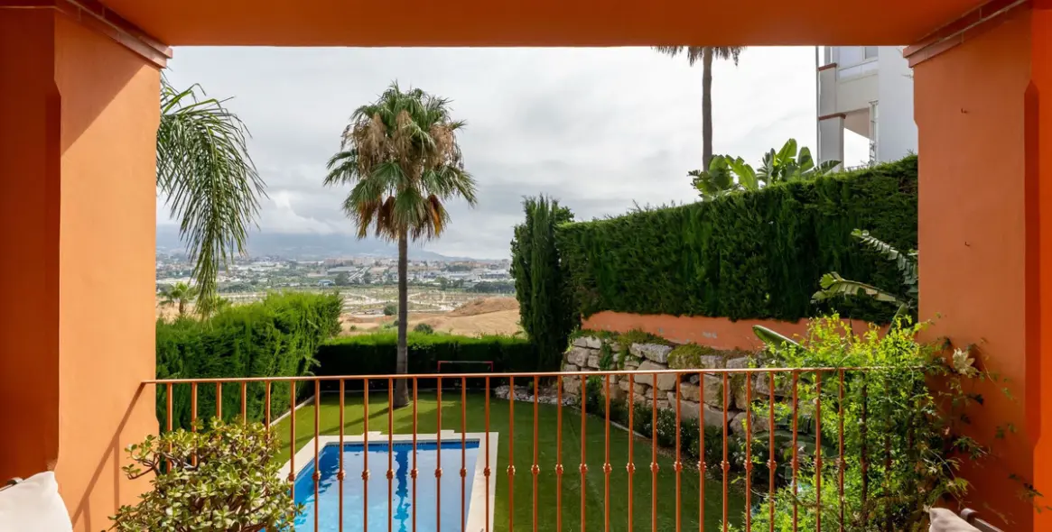 Продажа  отдельно стоящей виллы в Cerros del Aguila 24