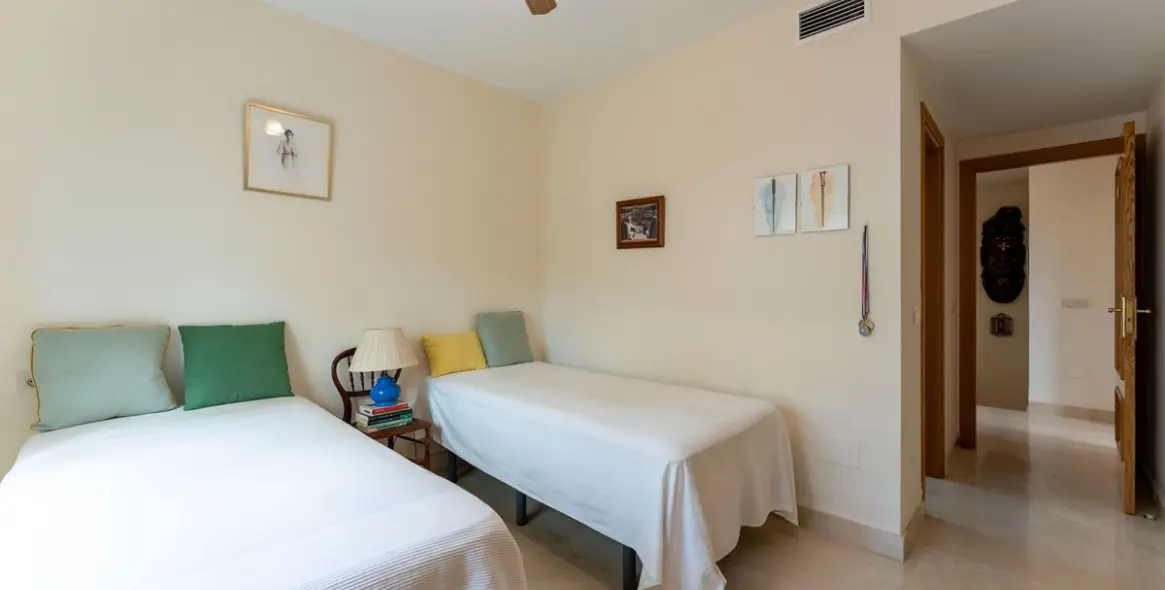 Продажа  отдельно стоящей виллы в Cerros del Aguila 26