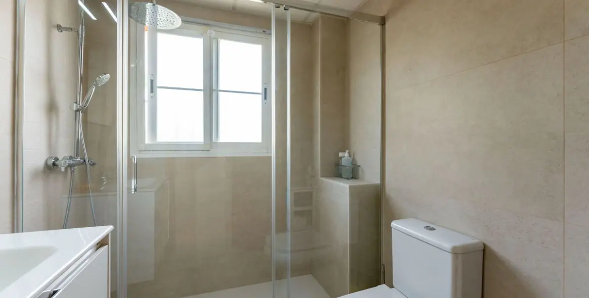 Продажа  отдельно стоящей виллы в Cerros del Aguila 30