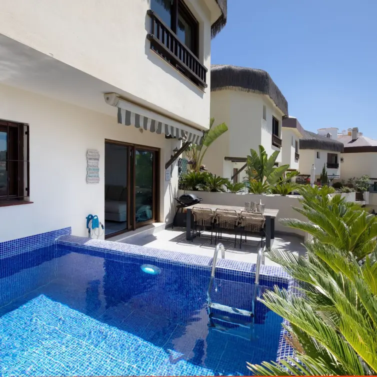 Sale of detached villa in Riviera del Sol