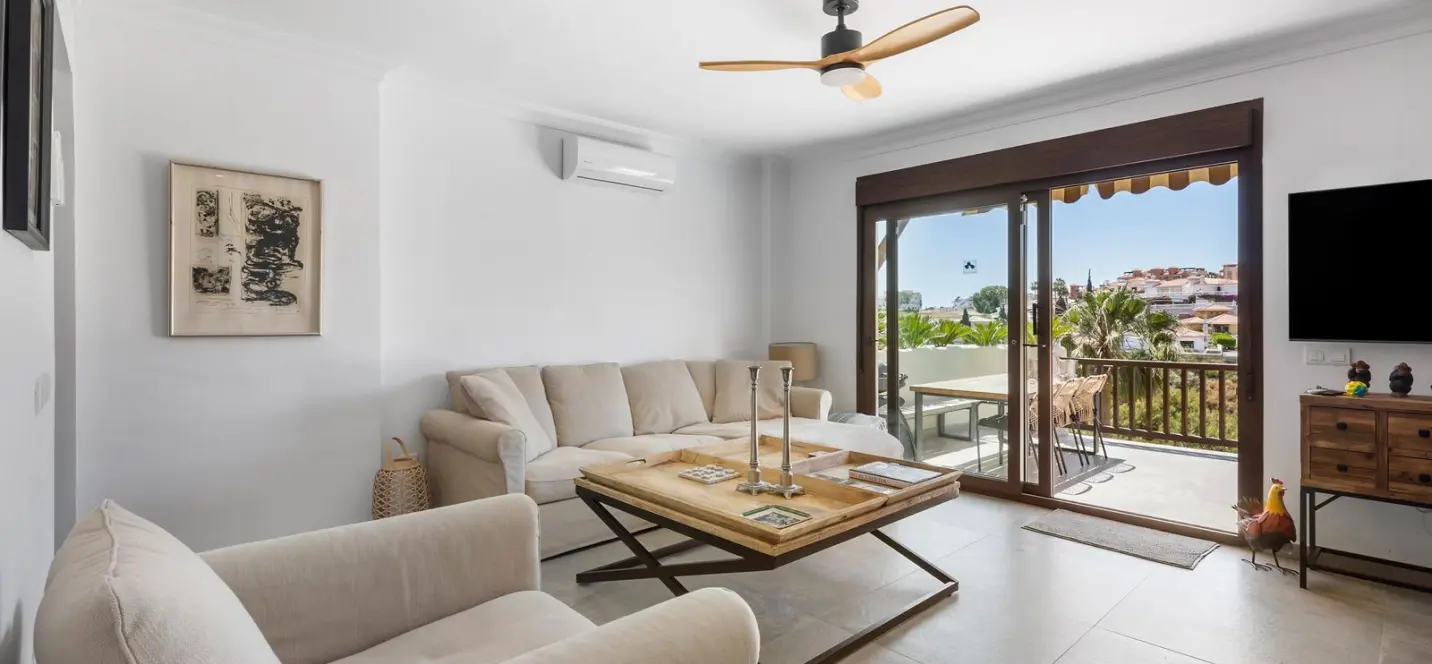 Sale of detached villa in Riviera del Sol 4
