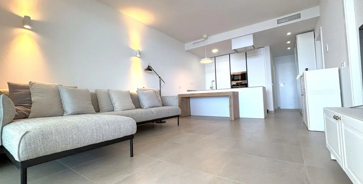 Venta de apartamento en planta media en Fuengirola 3