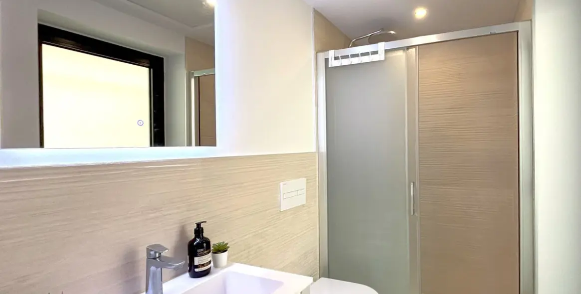 Venta de apartamento en planta media en Fuengirola 11