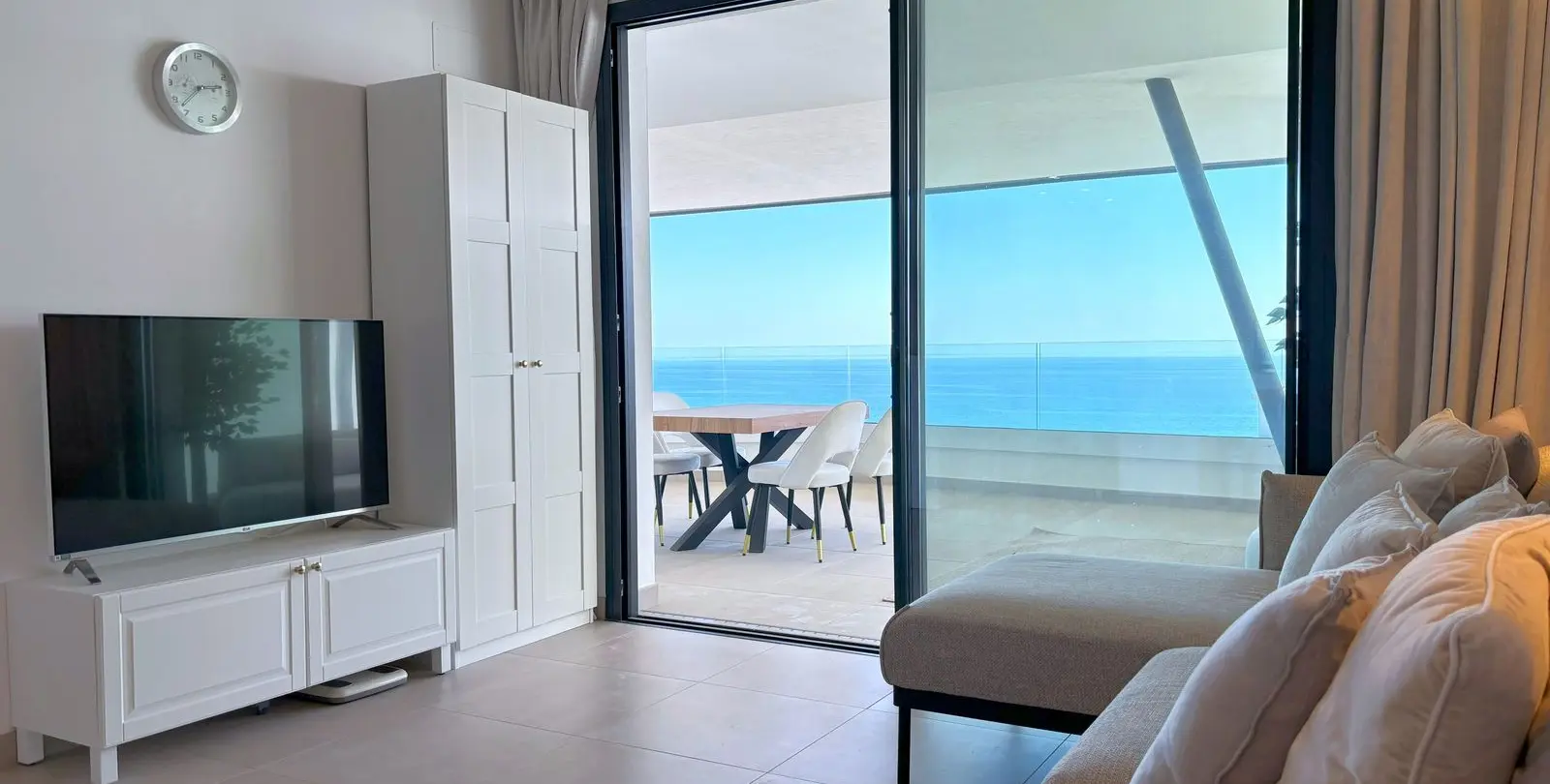 Venta de apartamento en planta media en Fuengirola 2