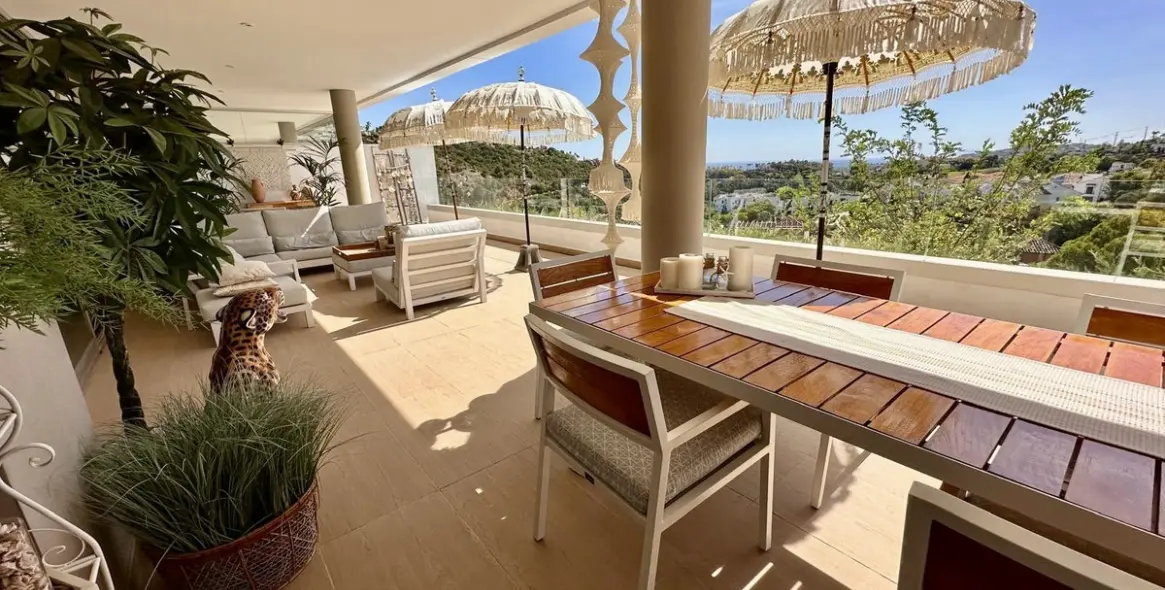 Venta de apartamento en planta baja en Benahavís 2