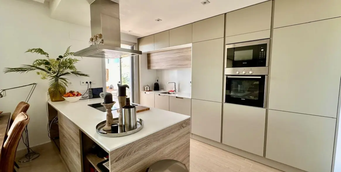 Venta de apartamento en planta baja en Benahavís 3