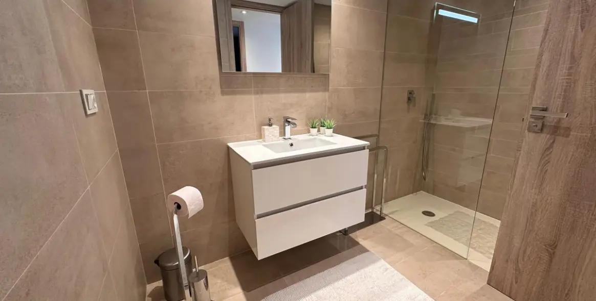 Venta de apartamento en planta baja en Benahavís 12